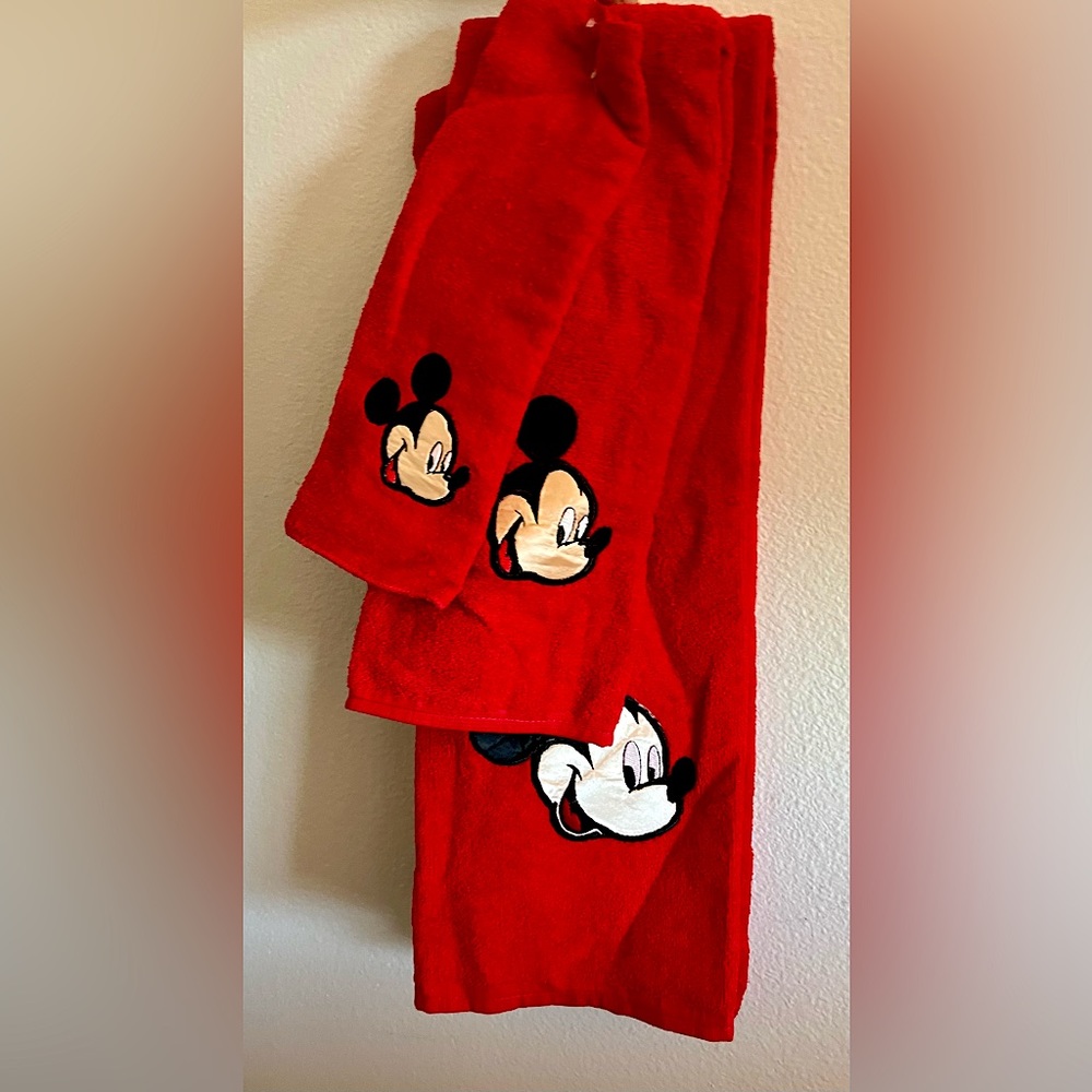 Mickey Mouse 3-Piece Bathroom Towel Set
